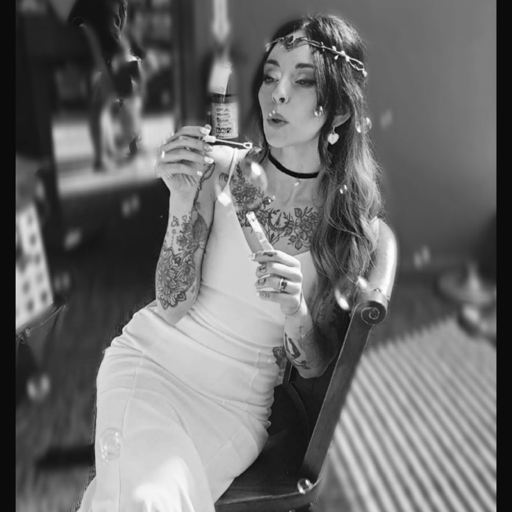 Meet your Posher, Meagon